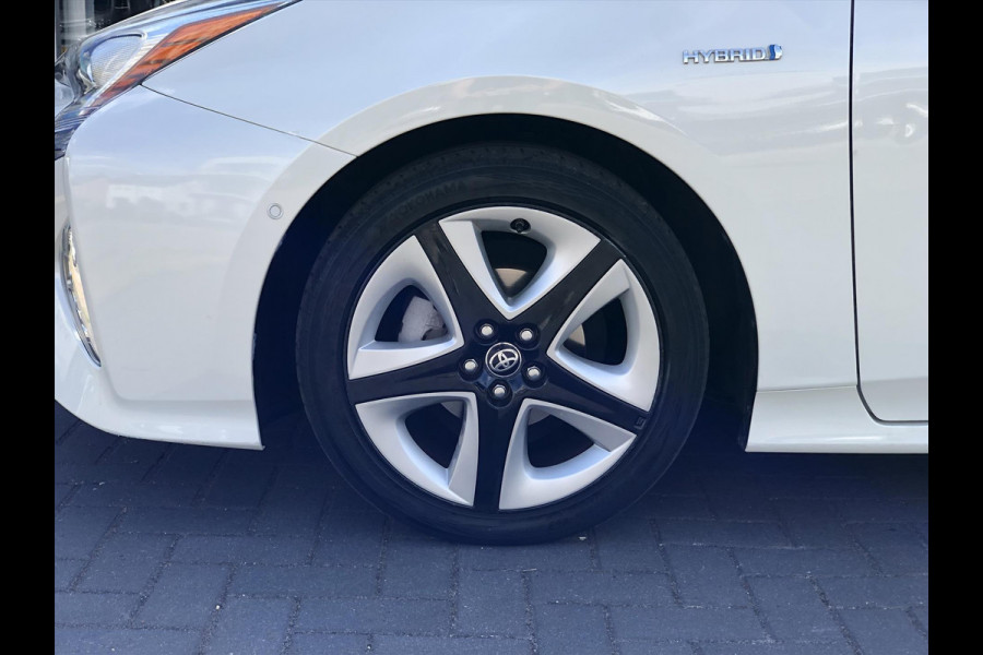 Toyota Prius 1.8 Full Hybrid Dynamic Plus | JBL, Navigatie, Parkeersensoren, Dodehoekherkenning, Head up display, Stoelverwarming