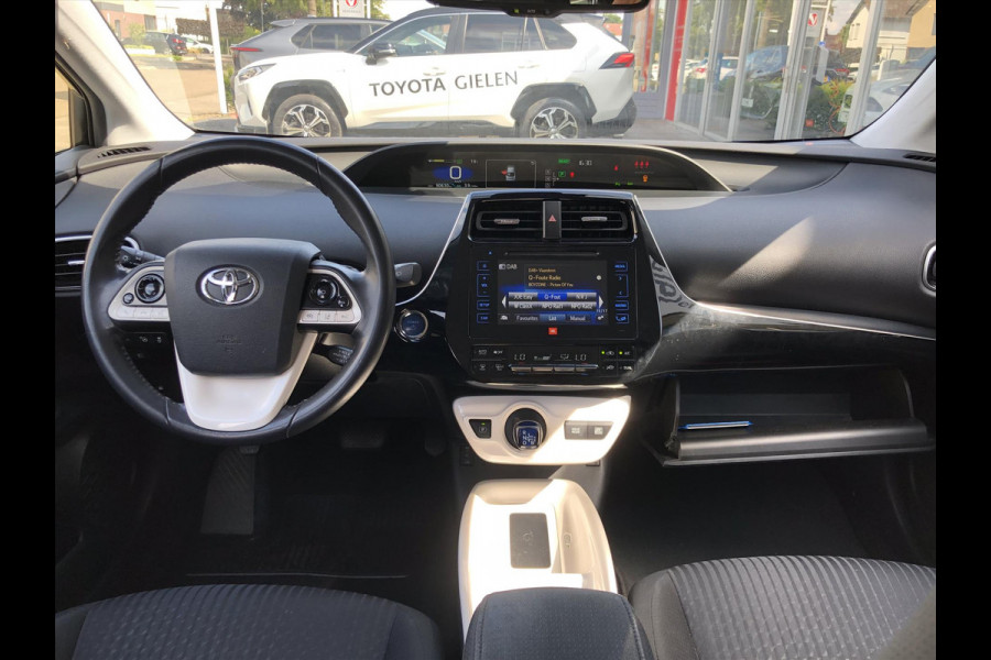 Toyota Prius 1.8 Full Hybrid Dynamic Plus | JBL, Navigatie, Parkeersensoren, Dodehoekherkenning, Head up display, Stoelverwarming