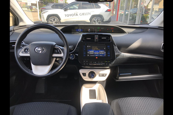 Toyota Prius 1.8 Full Hybrid Dynamic Plus | JBL, Navigatie, Parkeersensoren, Dodehoekherkenning, Head up display, Stoelverwarming