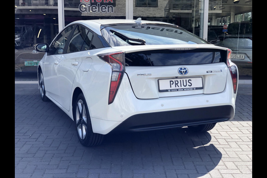 Toyota Prius 1.8 Full Hybrid Dynamic Plus | JBL, Navigatie, Parkeersensoren, Dodehoekherkenning, Head up display, Stoelverwarming