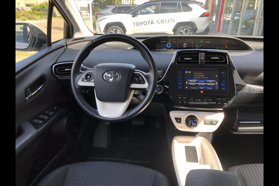 Toyota Prius 1.8 Full Hybrid Dynamic Plus | JBL, Navigatie, Parkeersensoren, Dodehoekherkenning, Head up display, Stoelverwarming