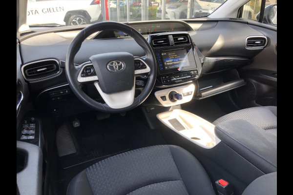 Toyota Prius 1.8 Full Hybrid Dynamic Plus | JBL, Navigatie, Parkeersensoren, Dodehoekherkenning, Head up display, Stoelverwarming