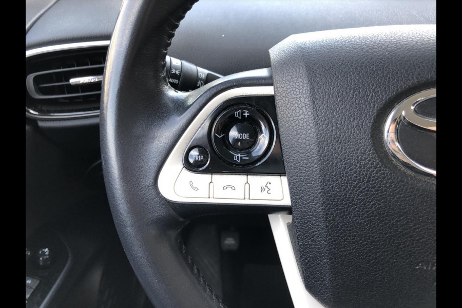 Toyota Prius 1.8 Full Hybrid Dynamic Plus | JBL, Navigatie, Parkeersensoren, Dodehoekherkenning, Head up display, Stoelverwarming
