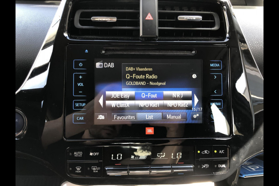 Toyota Prius 1.8 Full Hybrid Dynamic Plus | JBL, Navigatie, Parkeersensoren, Dodehoekherkenning, Head up display, Stoelverwarming