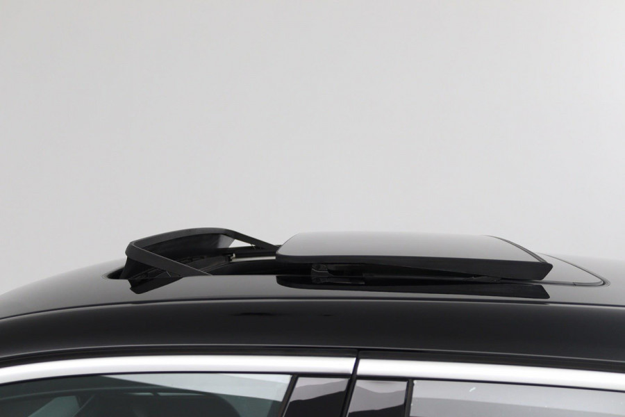 BMW X2 SDrive18i High Executive M-pakket X (NL-auto, Dealer onderH, Panorama, Camera, Head-up, Leer, Navi Pro, Etc)