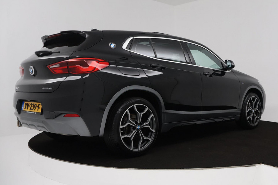 BMW X2 SDrive18i High Executive M-pakket X (NL-auto, Dealer onderH, Panorama, Camera, Head-up, Leer, Navi Pro, Etc)