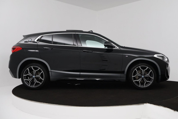 BMW X2 SDrive18i High Executive M-pakket X (NL-auto, Dealer onderH, Panorama, Camera, Head-up, Leer, Navi Pro, Etc)