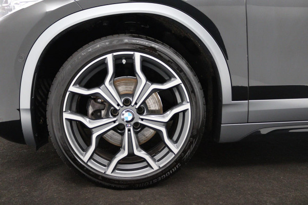 BMW X2 SDrive18i High Executive M-pakket X (NL-auto, Dealer onderH, Panorama, Camera, Head-up, Leer, Navi Pro, Etc)