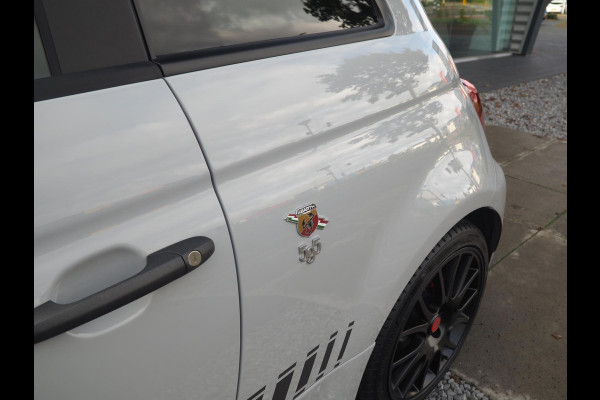 Abarth 595C 1.4 T-Jet 180PK Competizione / Brembo / Carbon / Carplay / Navi / DAB+ / Sabelt / Climate control