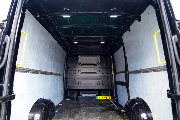 MAN TGE 35 2.0 Standaard L3 Hoog | Massage | Luxe Leder |178PK | Camera | Stoel + Stuur verwarming | Adaptieve cruise | NAP | BTW