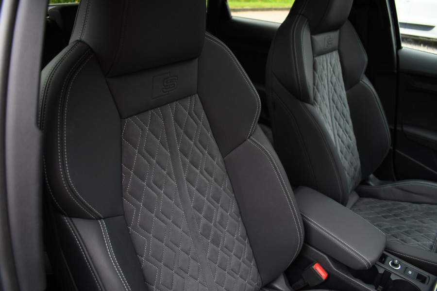 Audi A3 Sportback 40 TFSI e S-Line Pano 19inch Optic-black Carplay