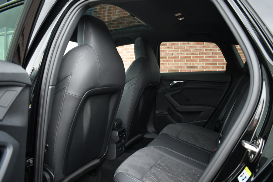 Audi A3 Sportback 40 TFSI e S-Line Pano 19inch Optic-black Carplay