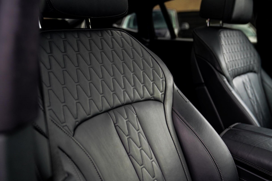 BMW X6 M50i High Executive | Carbon inleg | Krystallen Pook | Harman/Kardon | X6M look | 360 | Uitlaatklep | BMW Drive Assisted |