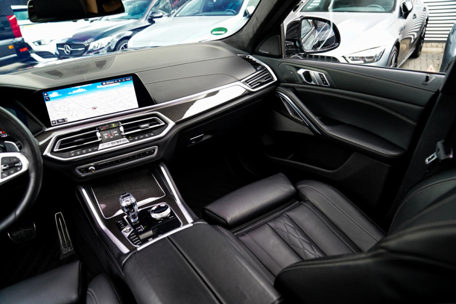 BMW X6 M50i High Executive | Carbon inleg | Krystallen Pook | Harman/Kardon | X6M look | 360 | Uitlaatklep | BMW Drive Assisted |