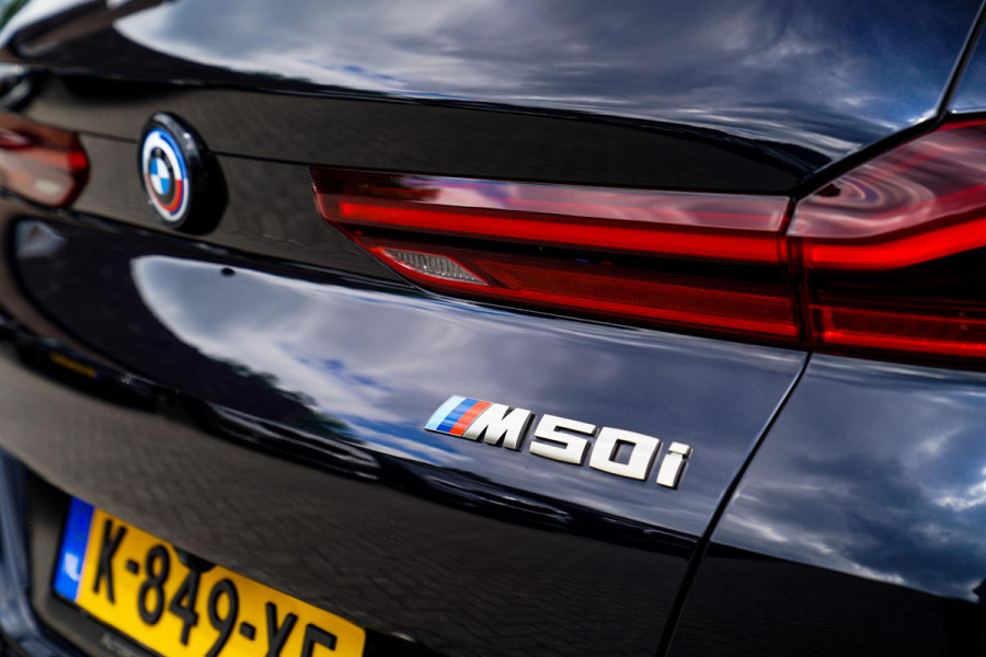 BMW X6 M50i High Executive | Carbon inleg | Krystallen Pook | Harman/Kardon | X6M look | 360 | Uitlaatklep | BMW Drive Assisted |