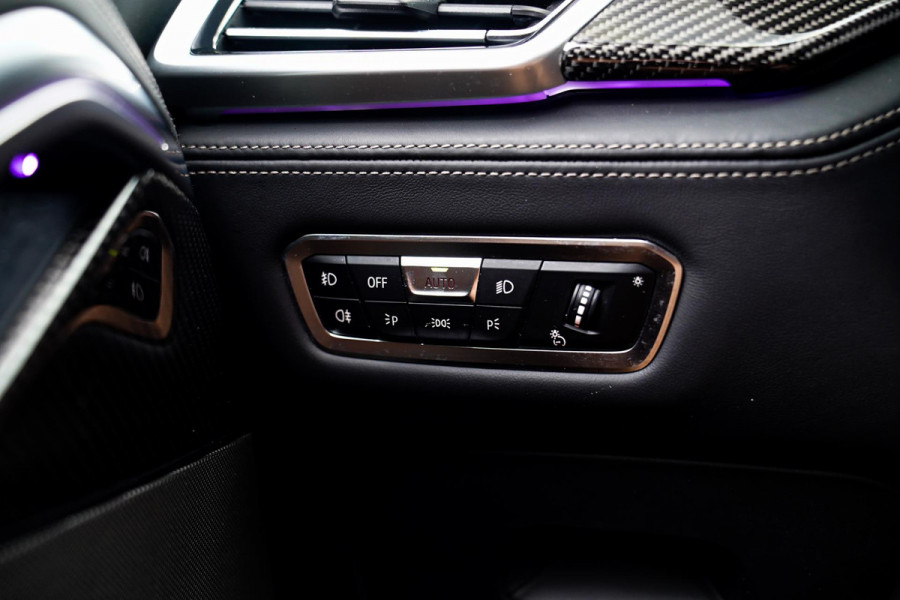 BMW X6 M50i High Executive | Carbon inleg | Krystallen Pook | Harman/Kardon | X6M look | 360 | Uitlaatklep | BMW Drive Assisted |