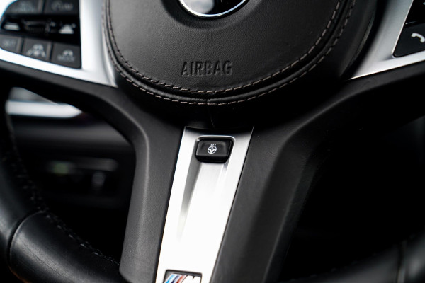 BMW X6 M50i High Executive | Carbon inleg | Krystallen Pook | Harman/Kardon | X6M look | 360 | Uitlaatklep | BMW Drive Assisted |