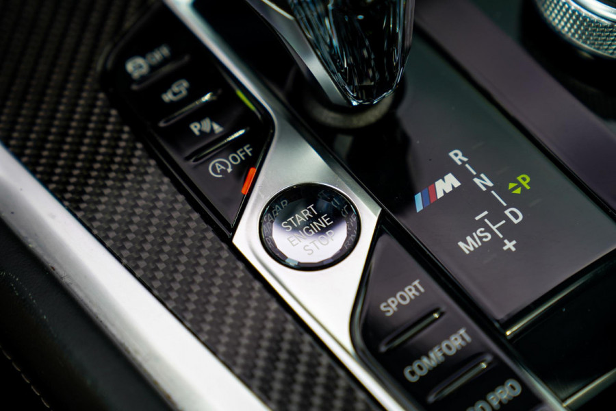 BMW X6 M50i High Executive | Carbon inleg | Krystallen Pook | Harman/Kardon | X6M look | 360 | Uitlaatklep | BMW Drive Assisted |