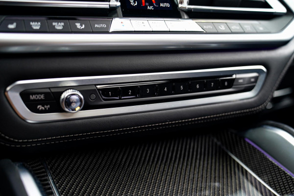 BMW X6 M50i High Executive | Carbon inleg | Krystallen Pook | Harman/Kardon | X6M look | 360 | Uitlaatklep | BMW Drive Assisted |