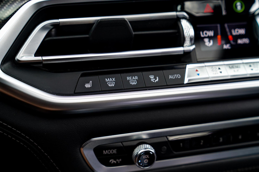 BMW X6 M50i High Executive | Carbon inleg | Krystallen Pook | Harman/Kardon | X6M look | 360 | Uitlaatklep | BMW Drive Assisted |