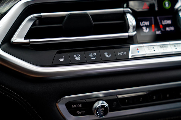 BMW X6 M50i High Executive | Carbon inleg | Krystallen Pook | Harman/Kardon | X6M look | 360 | Uitlaatklep | BMW Drive Assisted |