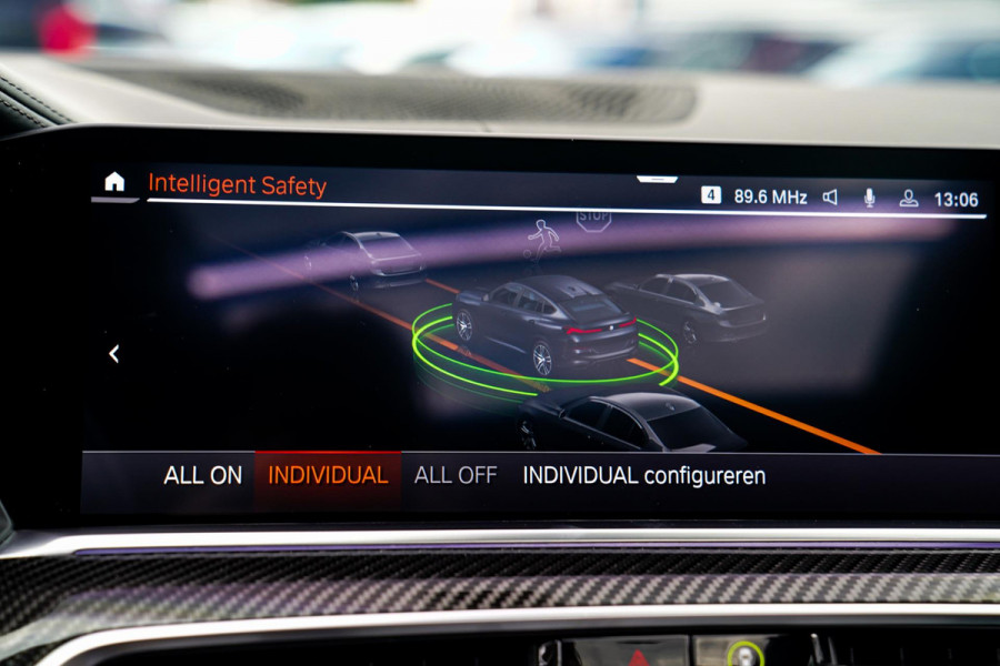 BMW X6 M50i High Executive | Carbon inleg | Krystallen Pook | Harman/Kardon | X6M look | 360 | Uitlaatklep | BMW Drive Assisted |