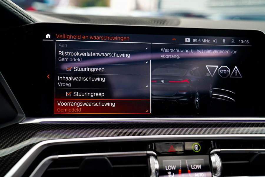 BMW X6 M50i High Executive | Carbon inleg | Krystallen Pook | Harman/Kardon | X6M look | 360 | Uitlaatklep | BMW Drive Assisted |
