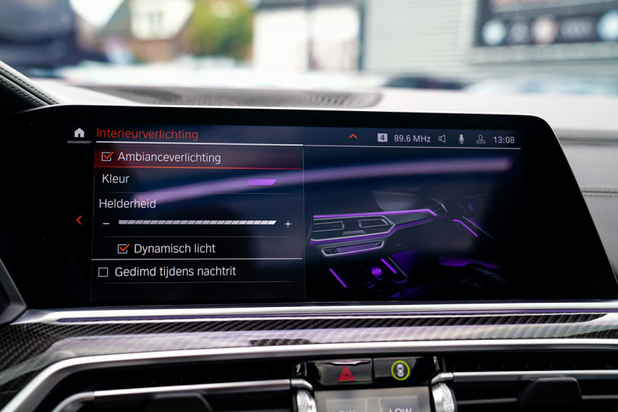BMW X6 M50i High Executive | Carbon inleg | Krystallen Pook | Harman/Kardon | X6M look | 360 | Uitlaatklep | BMW Drive Assisted |