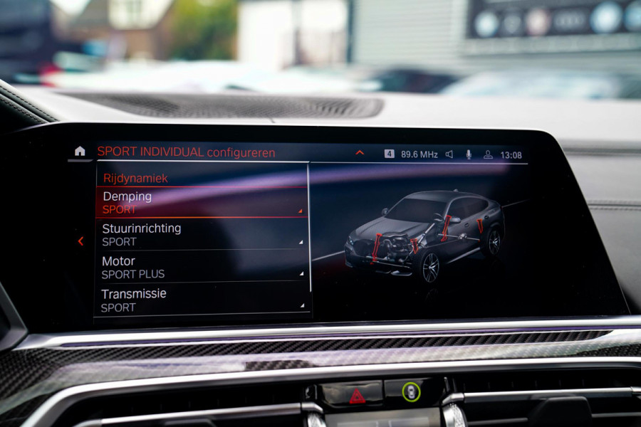 BMW X6 M50i High Executive | Carbon inleg | Krystallen Pook | Harman/Kardon | X6M look | 360 | Uitlaatklep | BMW Drive Assisted |