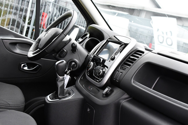 Renault Trafic 2.0 dCi 170 T29 L2H1 Luxe Cruise, Camera, Carplay, 170PK, Automaat, Trekhaak, LED, Trekhaak, Sensoren, Uniek!
