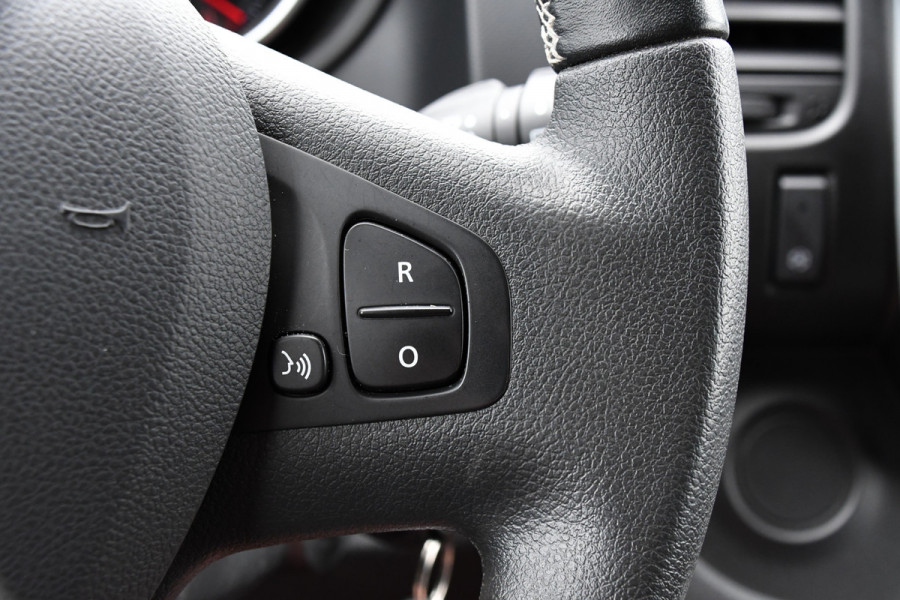 Renault Trafic 2.0 dCi 170 T29 L2H1 Luxe Cruise, Camera, Carplay, 170PK, Automaat, Trekhaak, LED, Trekhaak, Sensoren, Uniek!