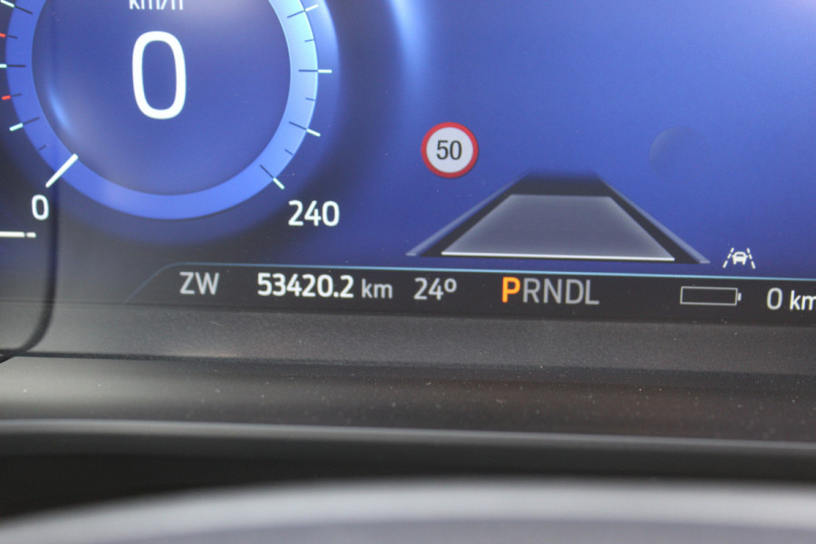 Ford Kuga 2.5-225pk PHEV ST-Line X. , Mooie Hoge zit , 1500kg Trekgewicht Hybride rijden voor een redelijke prijs ! Stoel- en voorraamverwarming, B&O soundsystem, navigatie, telefoonvoorb., metallic lak, LM wielen, side- en lane assist, camera v+a, adaptive cruise control, elektr. achterklep etc., etc.