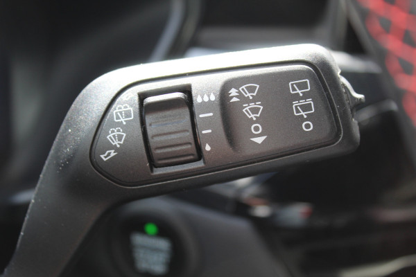 Ford Kuga 2.5-225pk PHEV ST-Line X. , Mooie Hoge zit , 1500kg Trekgewicht Hybride rijden voor een redelijke prijs ! Stoel- en voorraamverwarming, B&O soundsystem, navigatie, telefoonvoorb., metallic lak, LM wielen, side- en lane assist, camera v+a, adaptive cruise control, elektr. achterklep etc., etc.