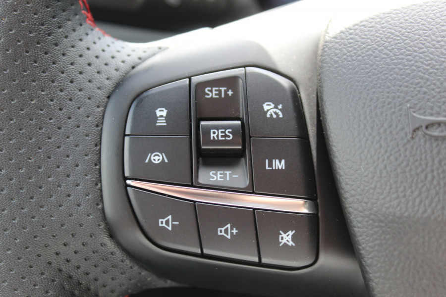 Ford Kuga 2.5-225pk PHEV ST-Line X. , Mooie Hoge zit , 1500kg Trekgewicht Hybride rijden voor een redelijke prijs ! Stoel- en voorraamverwarming, B&O soundsystem, navigatie, telefoonvoorb., metallic lak, LM wielen, side- en lane assist, camera v+a, adaptive cruise control, elektr. achterklep etc., etc.