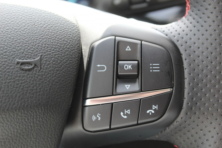 Ford Kuga 2.5-225pk PHEV ST-Line X. , Mooie Hoge zit , 1500kg Trekgewicht Hybride rijden voor een redelijke prijs ! Stoel- en voorraamverwarming, B&O soundsystem, navigatie, telefoonvoorb., metallic lak, LM wielen, side- en lane assist, camera v+a, adaptive cruise control, elektr. achterklep etc., etc.