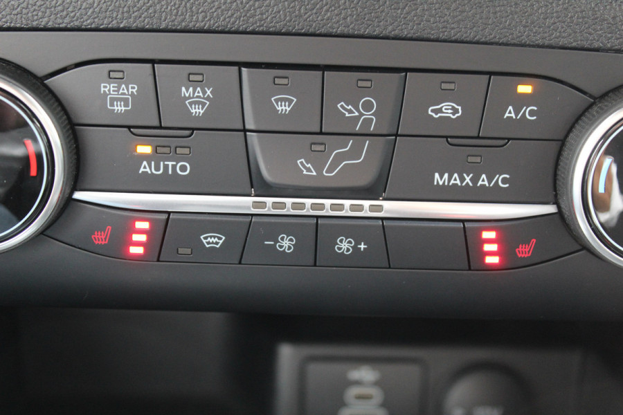 Ford Kuga 2.5-225pk PHEV ST-Line X. , Mooie Hoge zit , 1500kg Trekgewicht Hybride rijden voor een redelijke prijs ! Stoel- en voorraamverwarming, B&O soundsystem, navigatie, telefoonvoorb., metallic lak, LM wielen, side- en lane assist, camera v+a, adaptive cruise control, elektr. achterklep etc., etc.