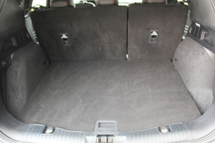 Ford Kuga 2.5-225pk PHEV ST-Line X. , Mooie Hoge zit , 1500kg Trekgewicht Hybride rijden voor een redelijke prijs ! Stoel- en voorraamverwarming, B&O soundsystem, navigatie, telefoonvoorb., metallic lak, LM wielen, side- en lane assist, camera v+a, adaptive cruise control, elektr. achterklep etc., etc.