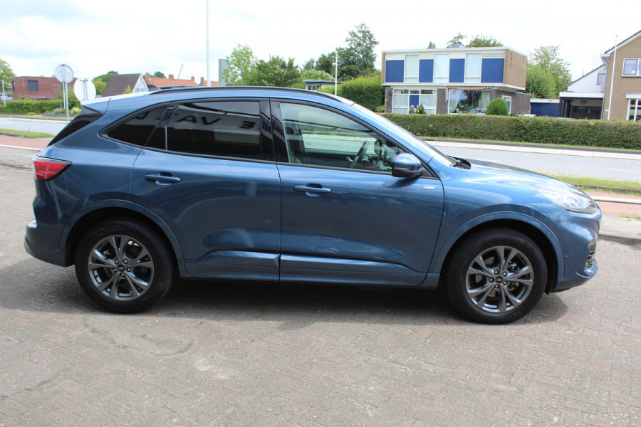 Ford Kuga 2.5-225pk PHEV ST-Line X. , Mooie Hoge zit , 1500kg Trekgewicht Hybride rijden voor een redelijke prijs ! Stoel- en voorraamverwarming, B&O soundsystem, navigatie, telefoonvoorb., metallic lak, LM wielen, side- en lane assist, camera v+a, adaptive cruise control, elektr. achterklep etc., etc.