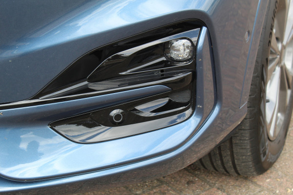 Ford Kuga 2.5-225pk PHEV ST-Line X. , Mooie Hoge zit , 1500kg Trekgewicht Hybride rijden voor een redelijke prijs ! Stoel- en voorraamverwarming, B&O soundsystem, navigatie, telefoonvoorb., metallic lak, LM wielen, side- en lane assist, camera v+a, adaptive cruise control, elektr. achterklep etc., etc.