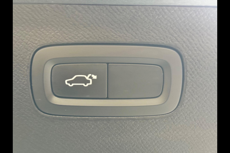 Volvo XC90 2.0 D5 AWD Momentum | 7 persoons | pano | ACC | Leer | Camera