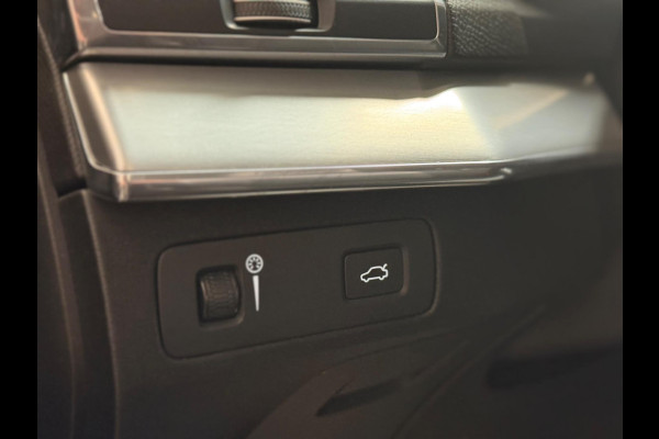 Volvo XC90 2.0 D5 AWD Momentum | 7 persoons | pano | ACC | Leer | Camera