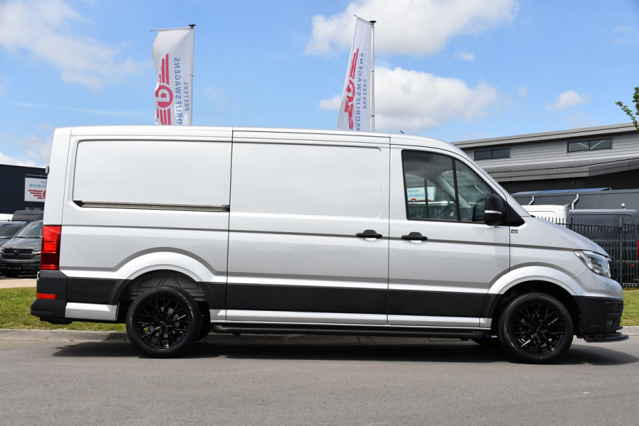 Volkswagen Crafter 2.0 TDI L3H2 Highline PB Edition Adaptieve Cruise, Camera, 360 Sensoren, Carplay, LED, Trekhaak, Automaat, Uniek!