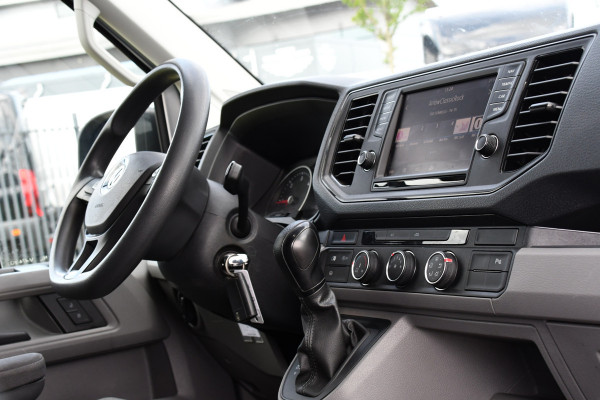 Volkswagen Crafter 2.0 TDI L3H2 Highline PB Edition Adaptieve Cruise, Camera, 360 Sensoren, Carplay, LED, Trekhaak, Automaat, Uniek!