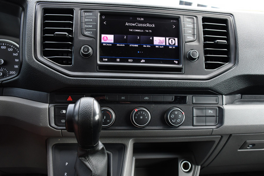 Volkswagen Crafter 2.0 TDI L3H2 Highline PB Edition Adaptieve Cruise, Camera, 360 Sensoren, Carplay, LED, Trekhaak, Automaat, Uniek!