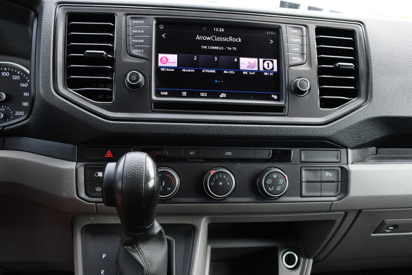 Volkswagen Crafter 2.0 TDI L3H2 Highline PB Edition Adaptieve Cruise, Camera, 360 Sensoren, Carplay, LED, Trekhaak, Automaat, Uniek!