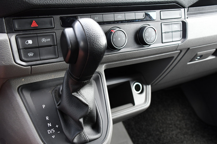 Volkswagen Crafter 2.0 TDI L3H2 Highline PB Edition Adaptieve Cruise, Camera, 360 Sensoren, Carplay, LED, Trekhaak, Automaat, Uniek!
