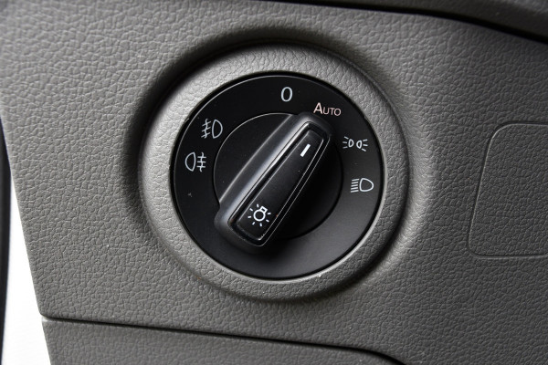 Volkswagen Crafter 2.0 TDI L3H2 Highline PB Edition Adaptieve Cruise, Camera, 360 Sensoren, Carplay, LED, Trekhaak, Automaat, Uniek!
