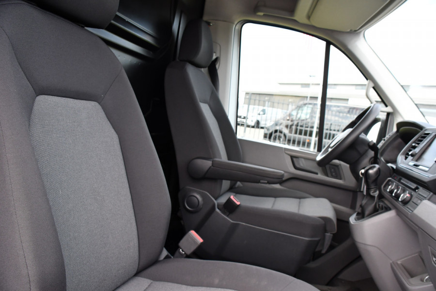 Volkswagen Crafter 2.0 TDI L3H2 Highline PB Edition Adaptieve Cruise, Camera, 360 Sensoren, Carplay, LED, Trekhaak, Automaat, Uniek!