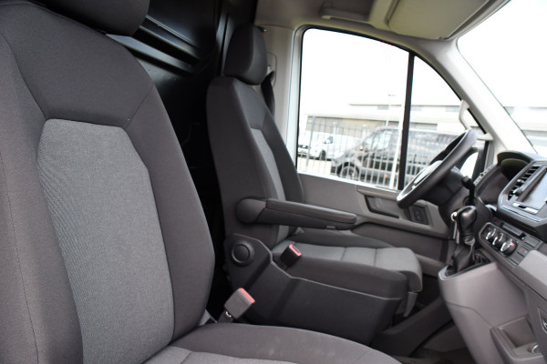 Volkswagen Crafter 2.0 TDI L3H2 Highline PB Edition Adaptieve Cruise, Camera, 360 Sensoren, Carplay, LED, Trekhaak, Automaat, Uniek!