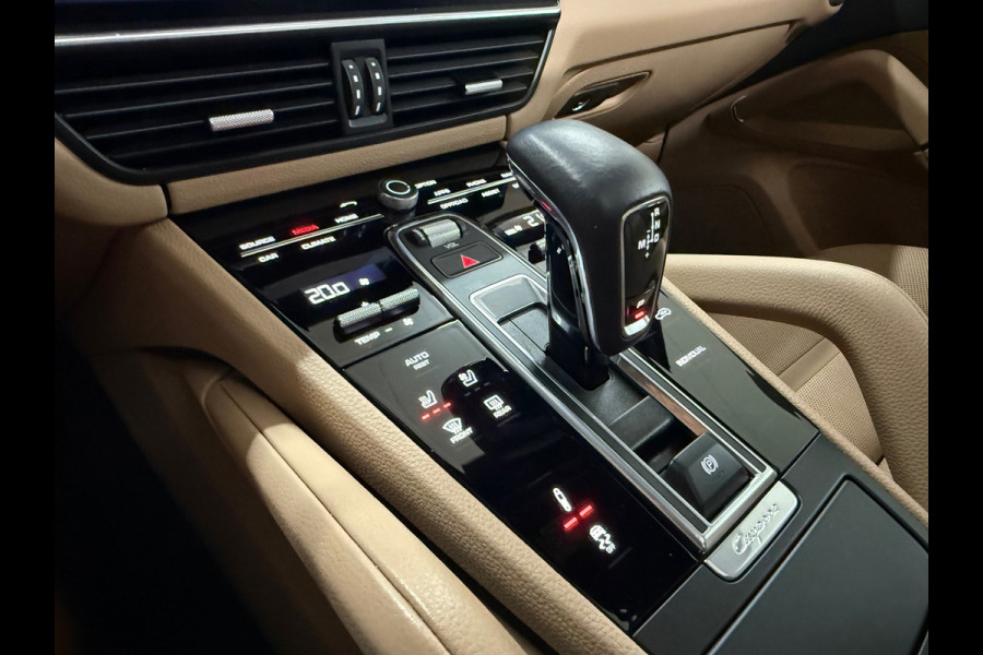 Porsche Cayenne 3.0 E-Hybrid Platinum Edition | Sportchrono | Luchtvering | SportDesign